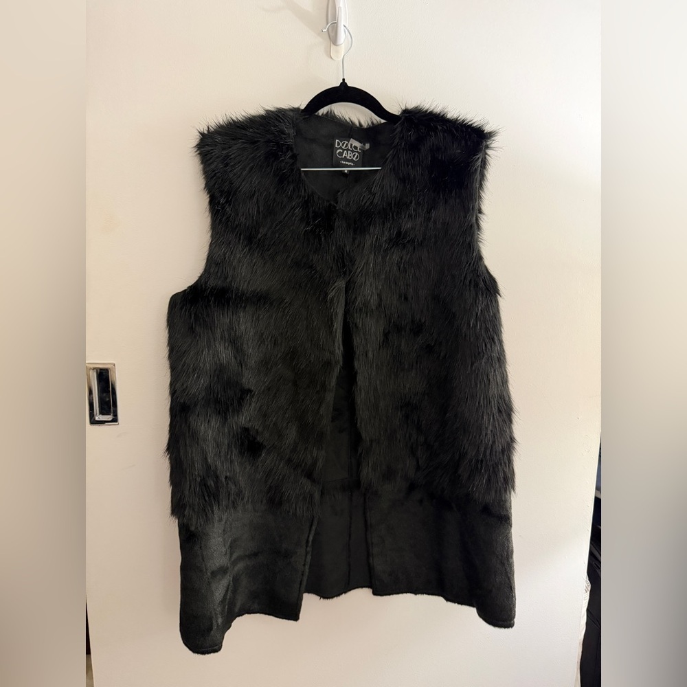 Dolce Cabo Black Faux Fur Vest Size M Longline